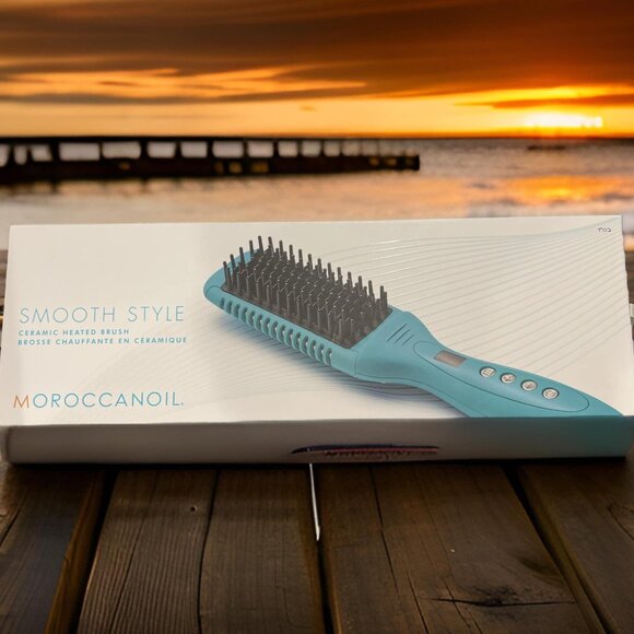 Moroccanoil Smooth Style Ceramic Heated Brush - Picture 1 of 3